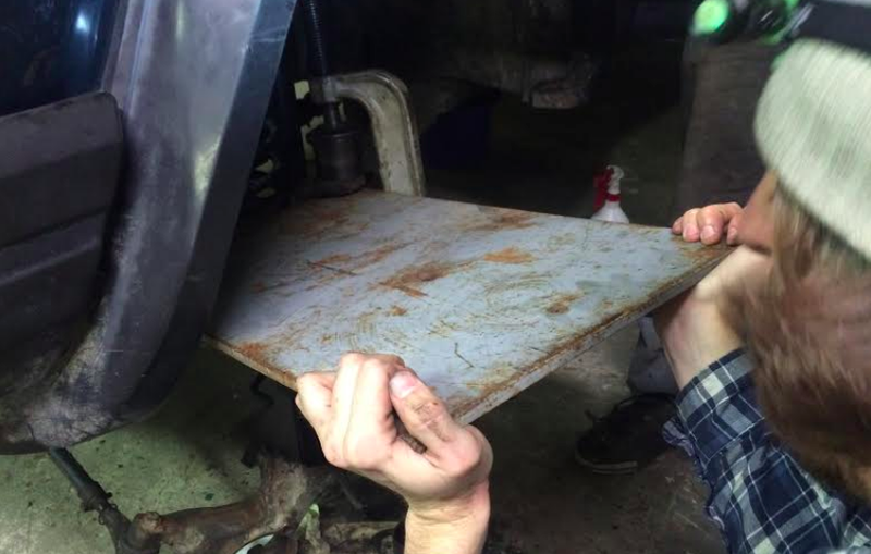 Clay and Santiago remove the upper driver-side ball joint.